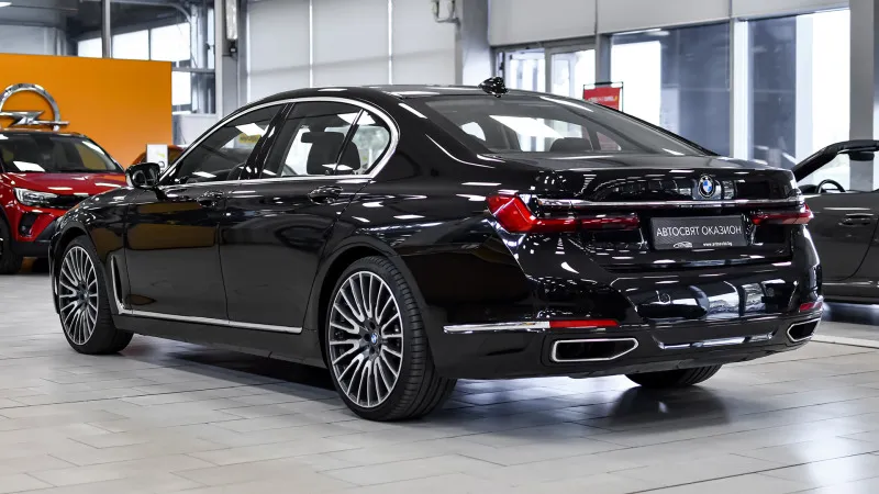 BMW 750 i xDrive Image 7